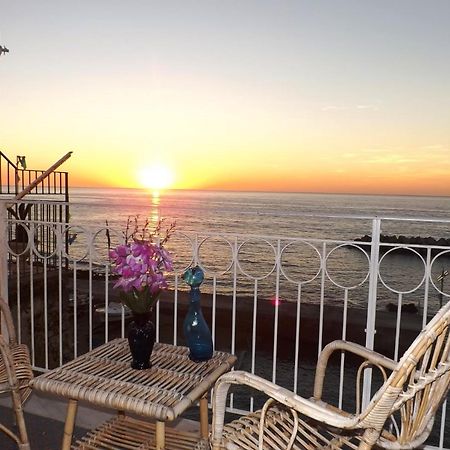 Casa Vacanze Porto Delle Gatte サンタ・マリア・ディ・カステッラバーテ エクステリア 写真