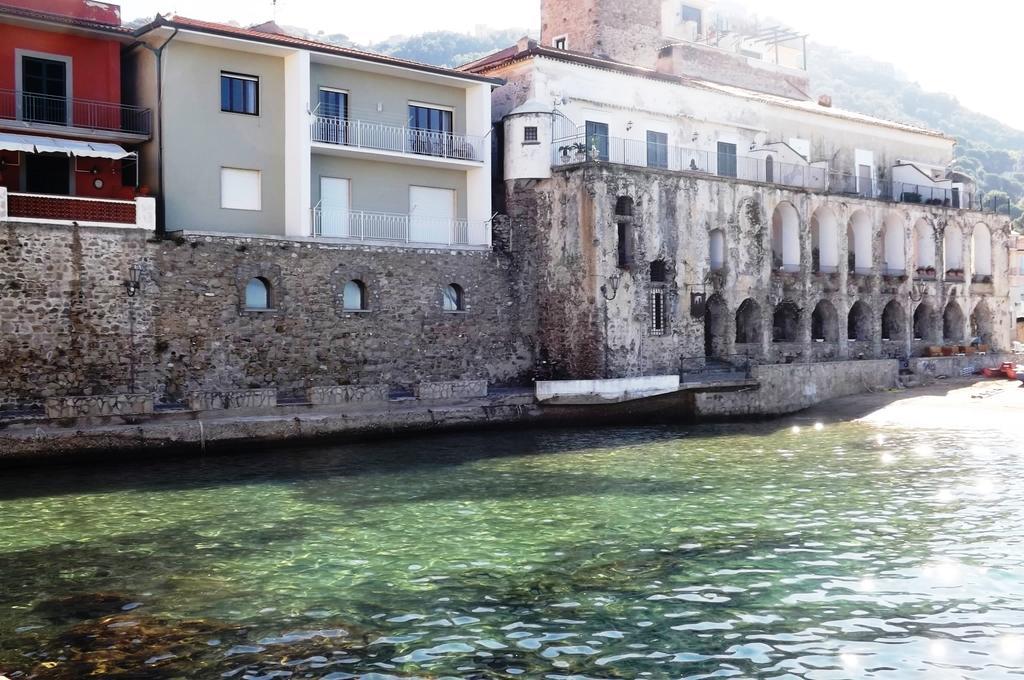 Casa Vacanze Porto Delle Gatte サンタ・マリア・ディ・カステッラバーテ エクステリア 写真